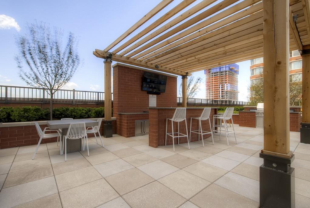 Global Luxury Suites At Newport Jersey City Buitenkant foto