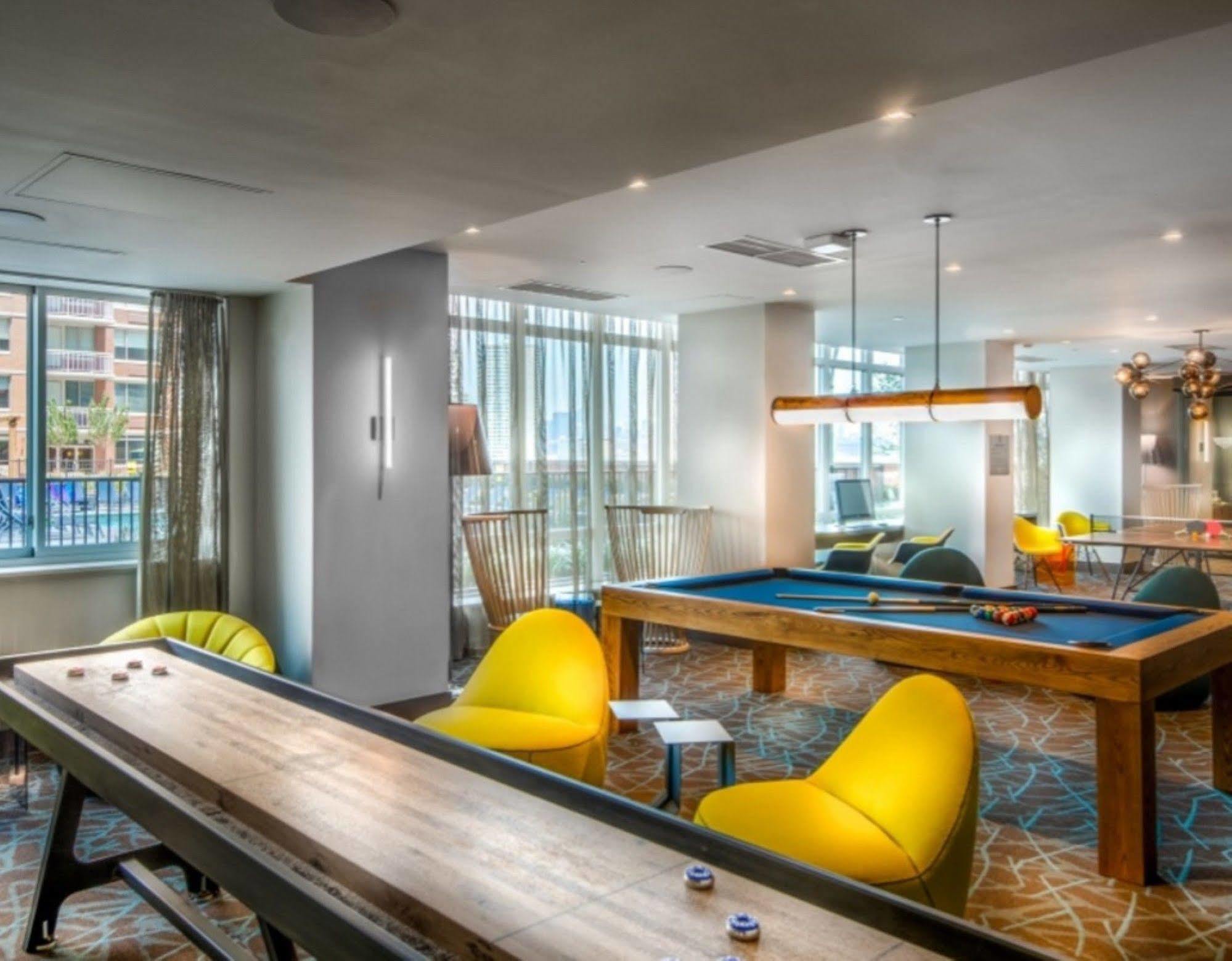 Global Luxury Suites At Newport Jersey City Buitenkant foto
